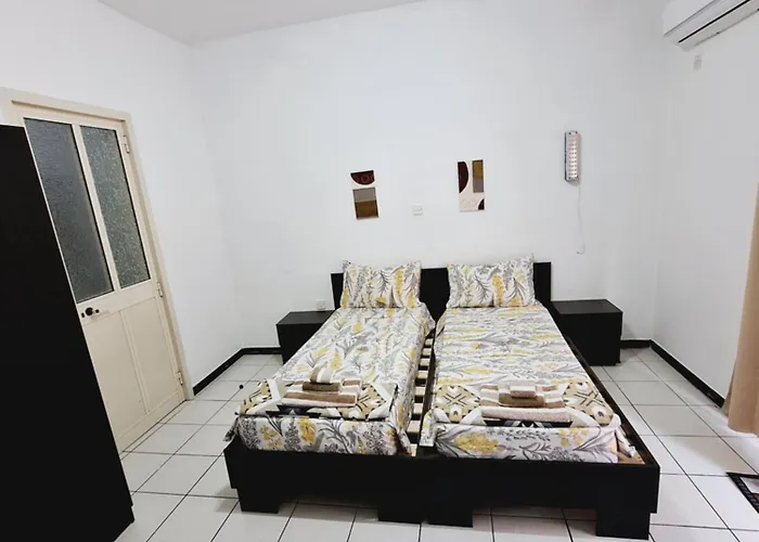 Lovely Paceville C Saint Julian's